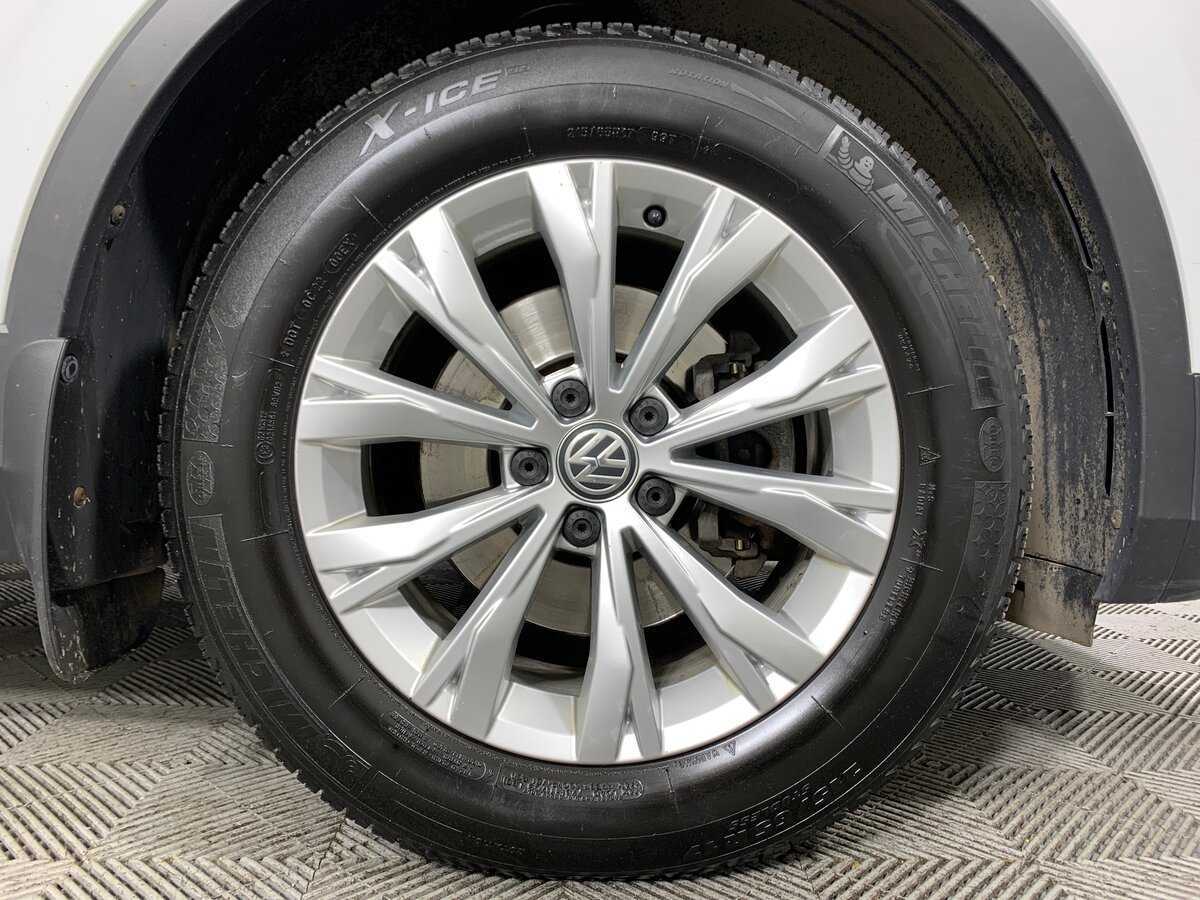 Б/У Фольксваген Тигуан 2018 года. Фото: #8