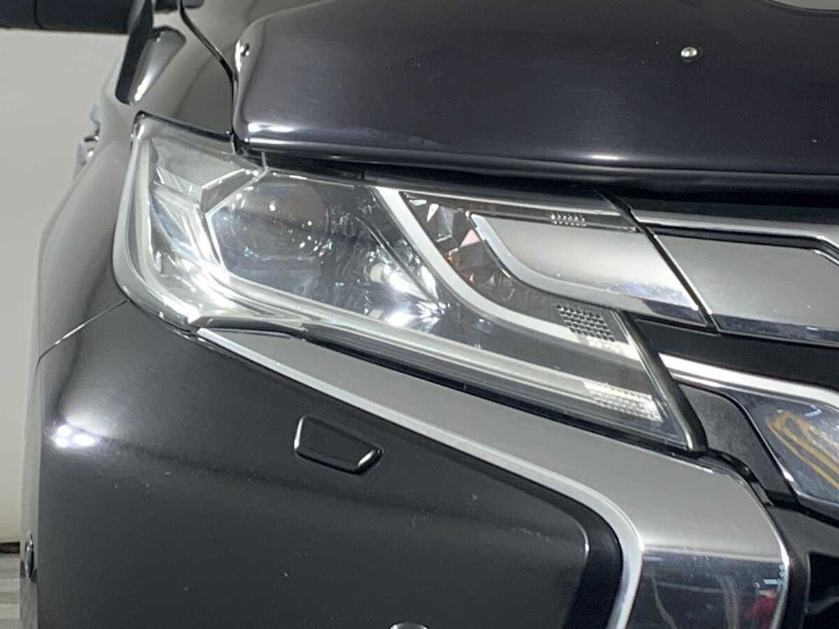 Б/У Митсубиши Паджеро Спорт 2017 года. Фото: #9