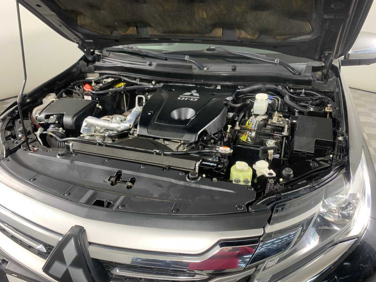 Б/У Митсубиши Паджеро Спорт 2017 года. Фото: #10