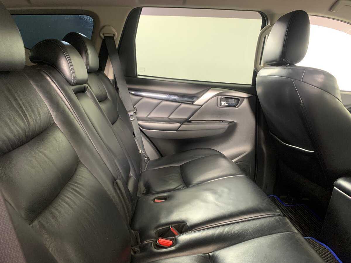 Б/У Митсубиши Паджеро Спорт 2017 года. Фото: #17