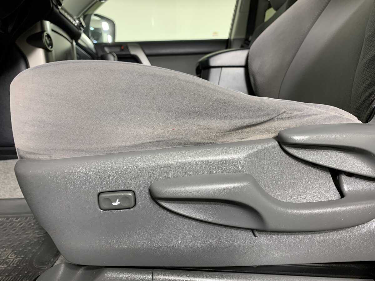 Б/У Тойота Лэнд Крузер Прадо 2011 года. Фото: #16