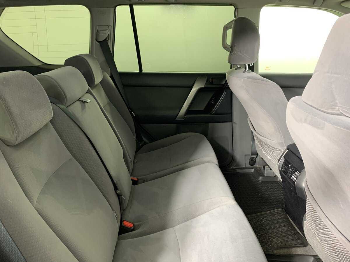 Б/У Тойота Лэнд Крузер Прадо 2011 года. Фото: #17