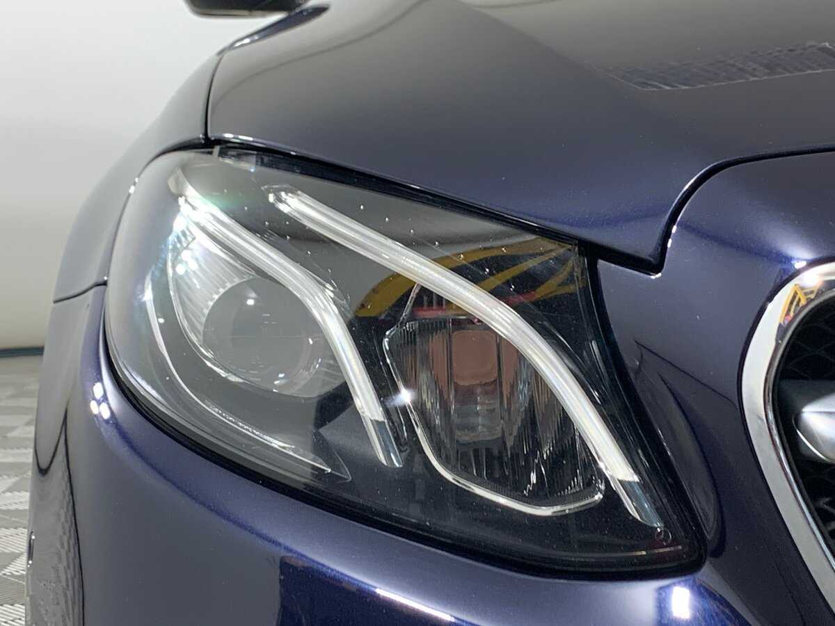 Б/У Мерседес-Бенц Е-Класс 2020 года. Фото: #9