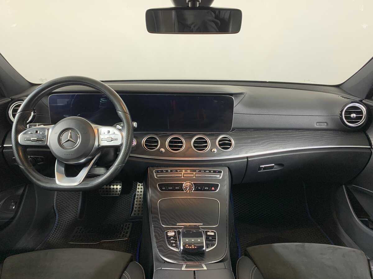 Б/У Мерседес-Бенц Е-Класс 2020 года. Фото: #12