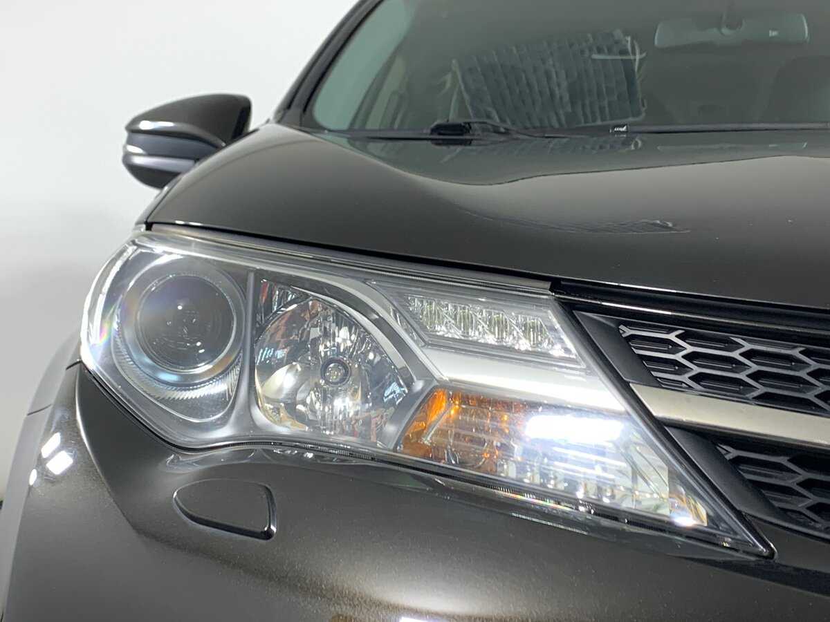 Б/У Тойота Рав4 2014 года. Фото: #9