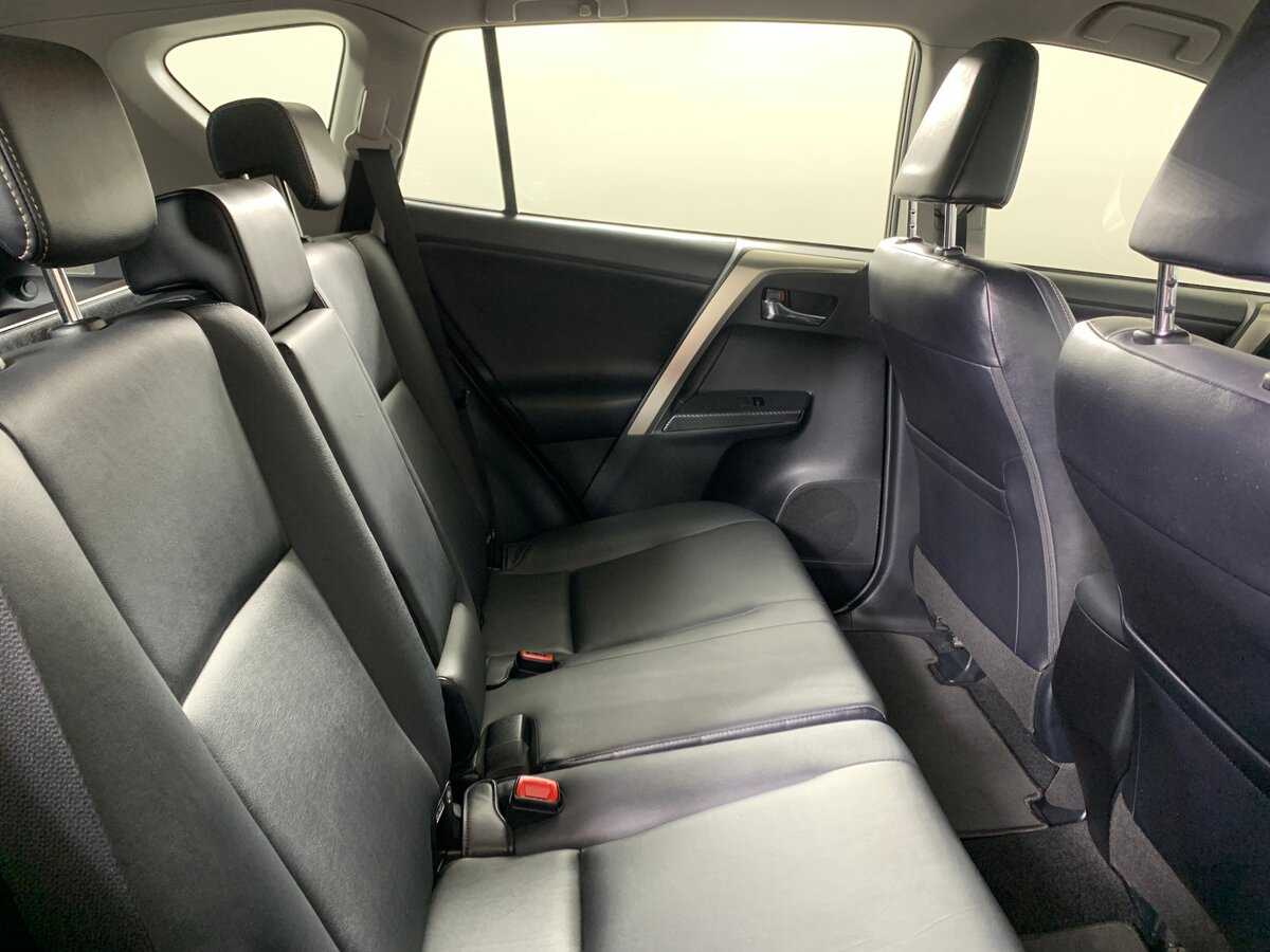 Б/У Тойота Рав4 2014 года. Фото: #17