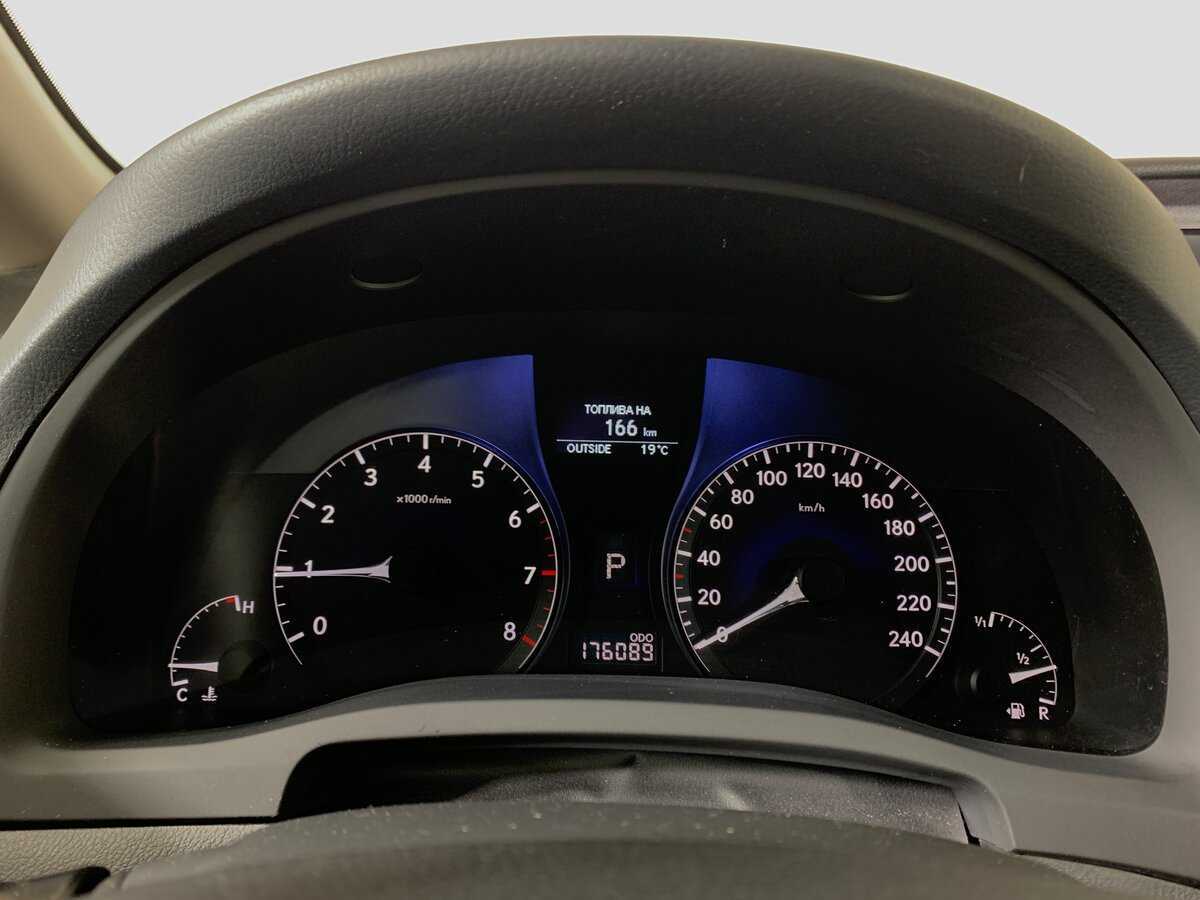 Б/У Лексус Р-Икс 2011 года. Фото: #14