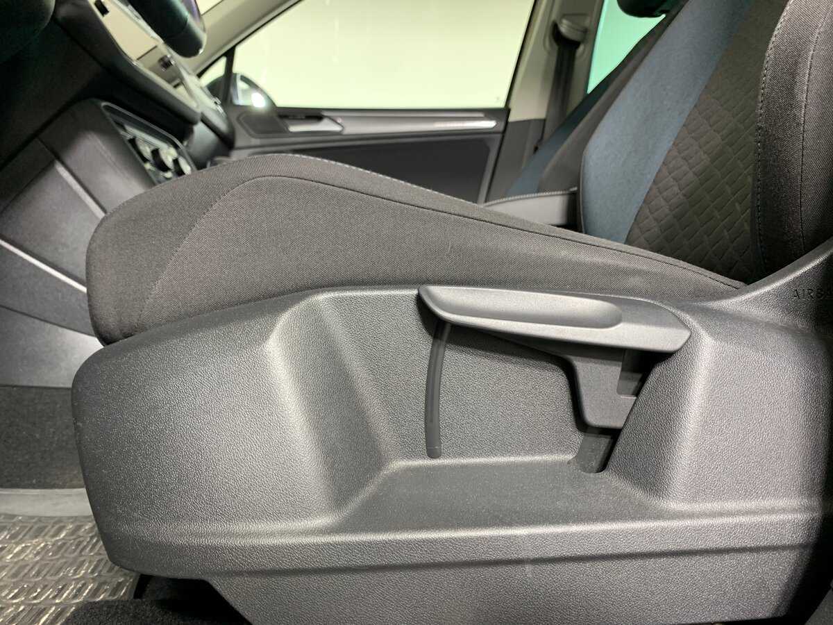 Б/У Фольксваген Тигуан 2019 года. Фото: #16