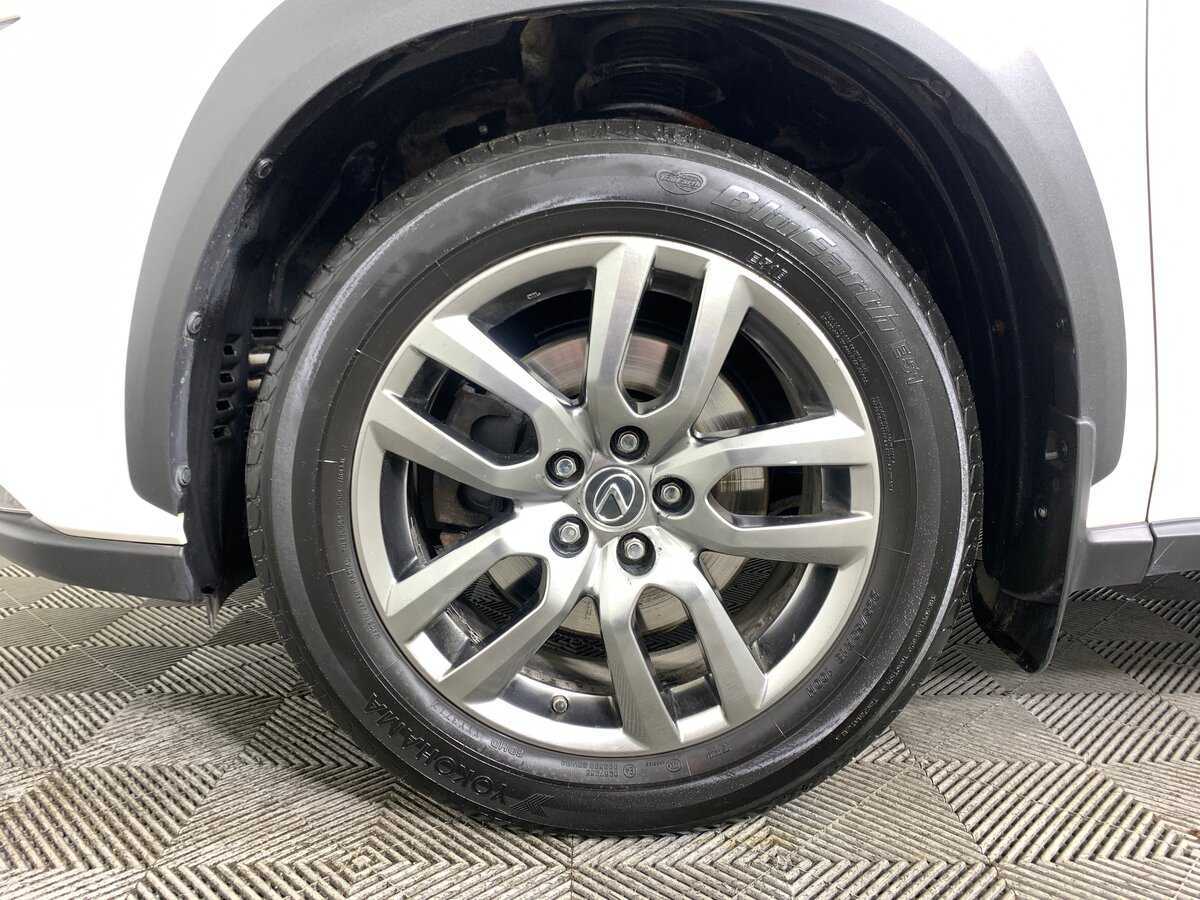 Б/У Лексус Н-Икс 2017 года. Фото: #8