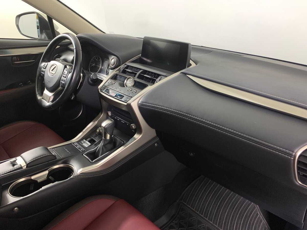 Б/У Лексус Н-Икс 2017 года. Фото: #12