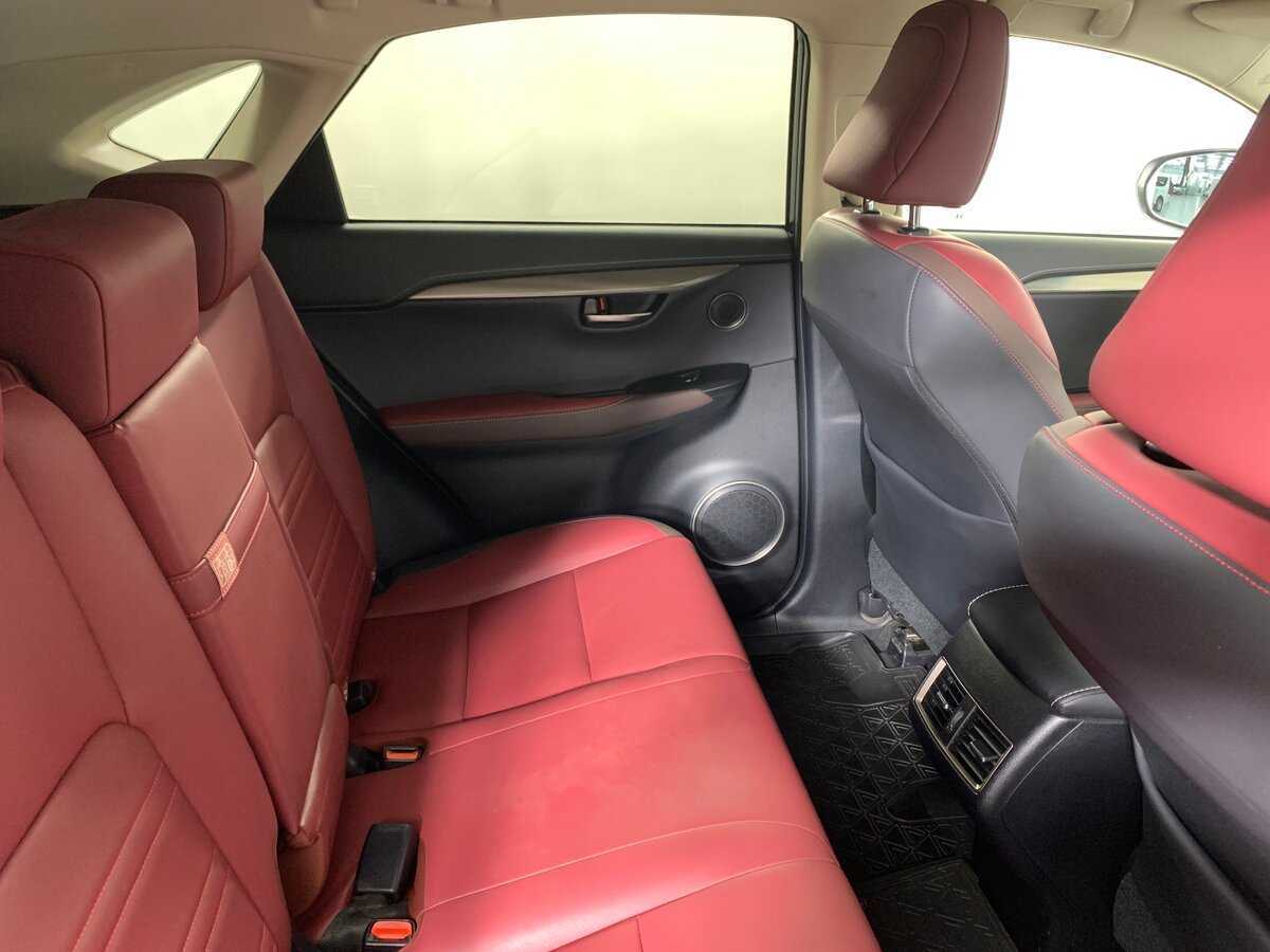 Б/У Лексус Н-Икс 2017 года. Фото: #16