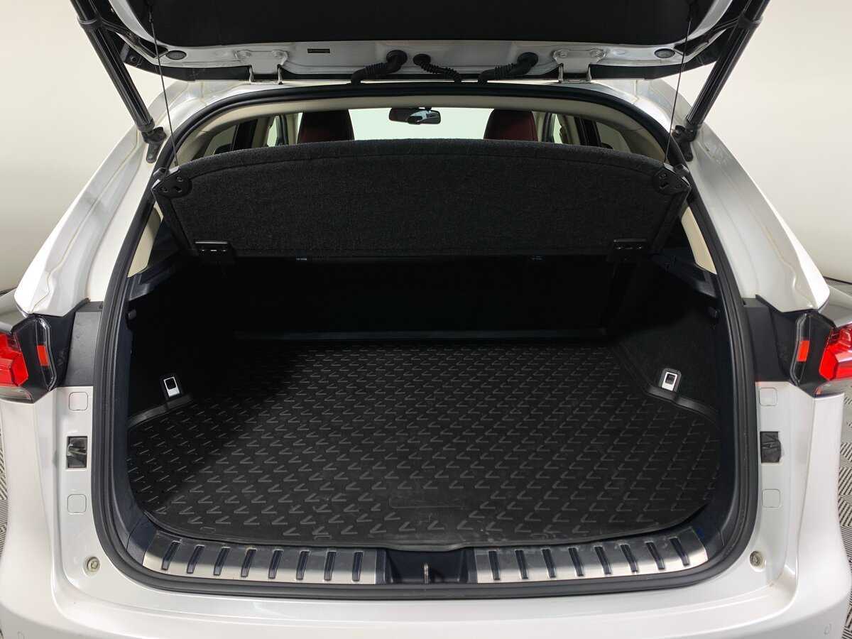 Б/У Лексус Н-Икс 2017 года. Фото: #18