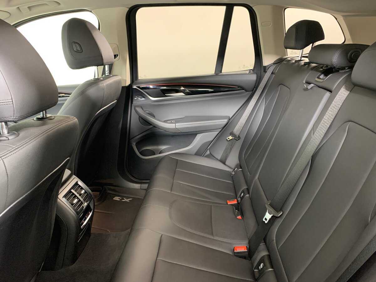 Б/У БМВ Икс3 2021 года. Фото: #18