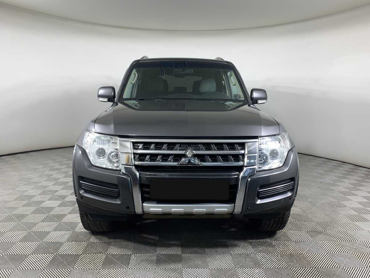 Б/У Митсубиши Паджеро 2015 года. Фото: #1