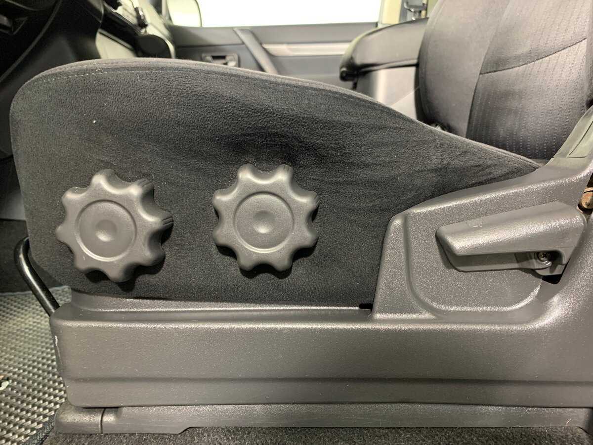 Б/У Митсубиши Паджеро 2015 года. Фото: #16