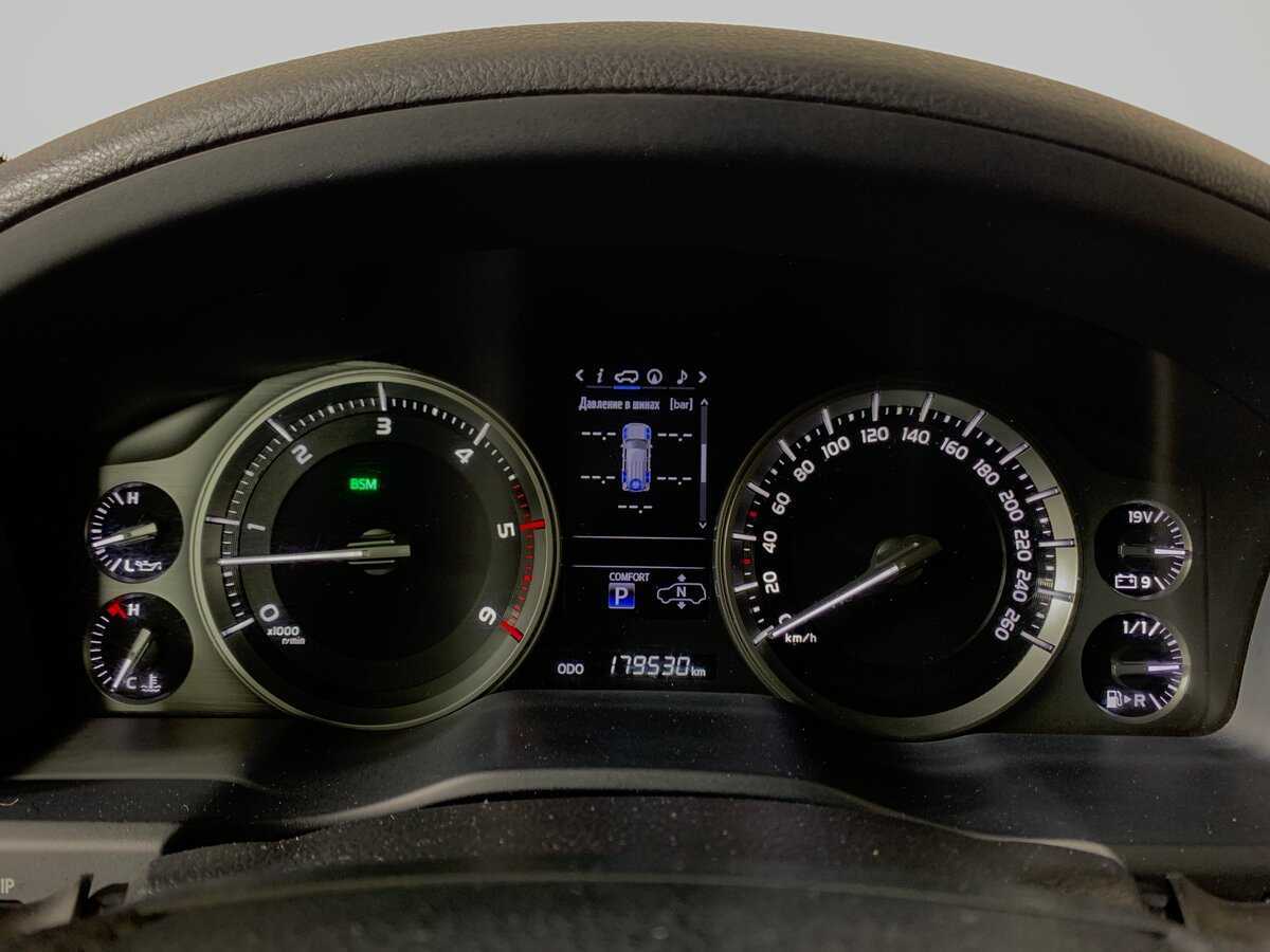 Б/У Тойота Лэнд Крузер 2018 года. Фото: #14