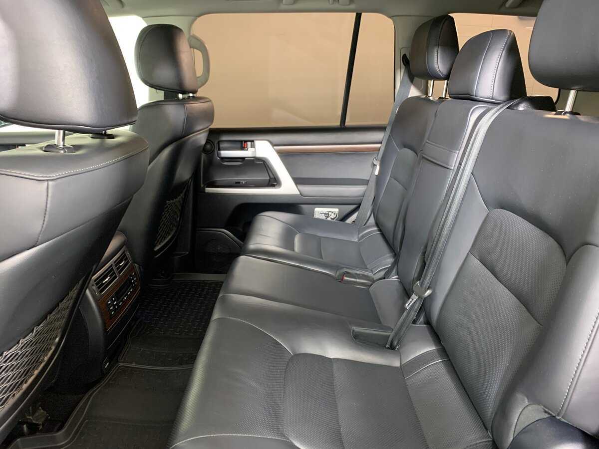 Б/У Тойота Лэнд Крузер 2018 года. Фото: #19