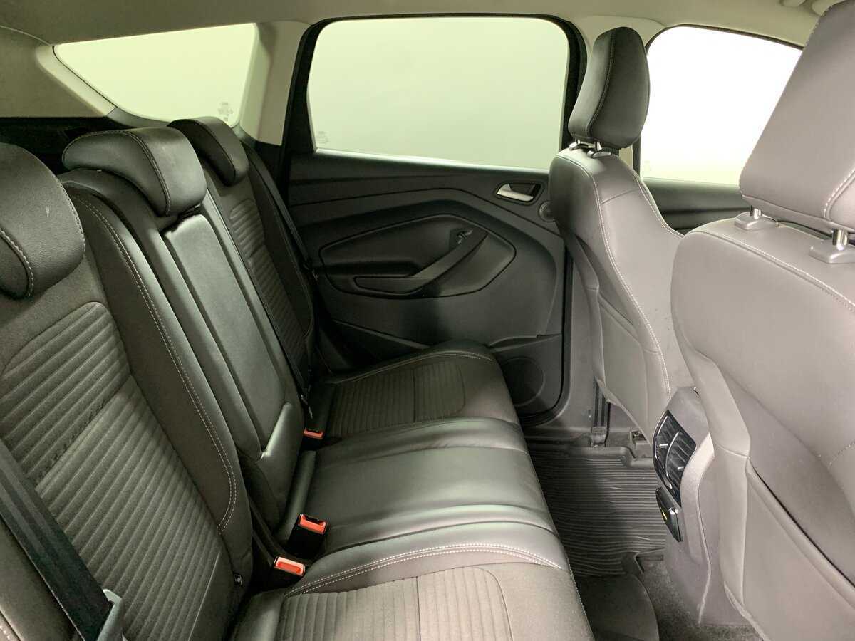 Б/У Форд Куга 2017 года. Фото: #17