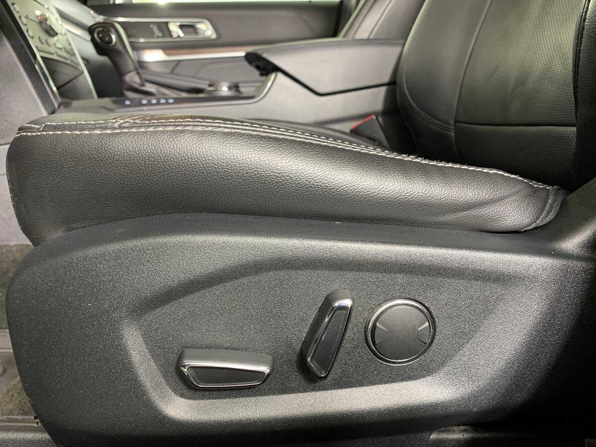 Б/У Форд Експлорер 2018 года. Фото: #16