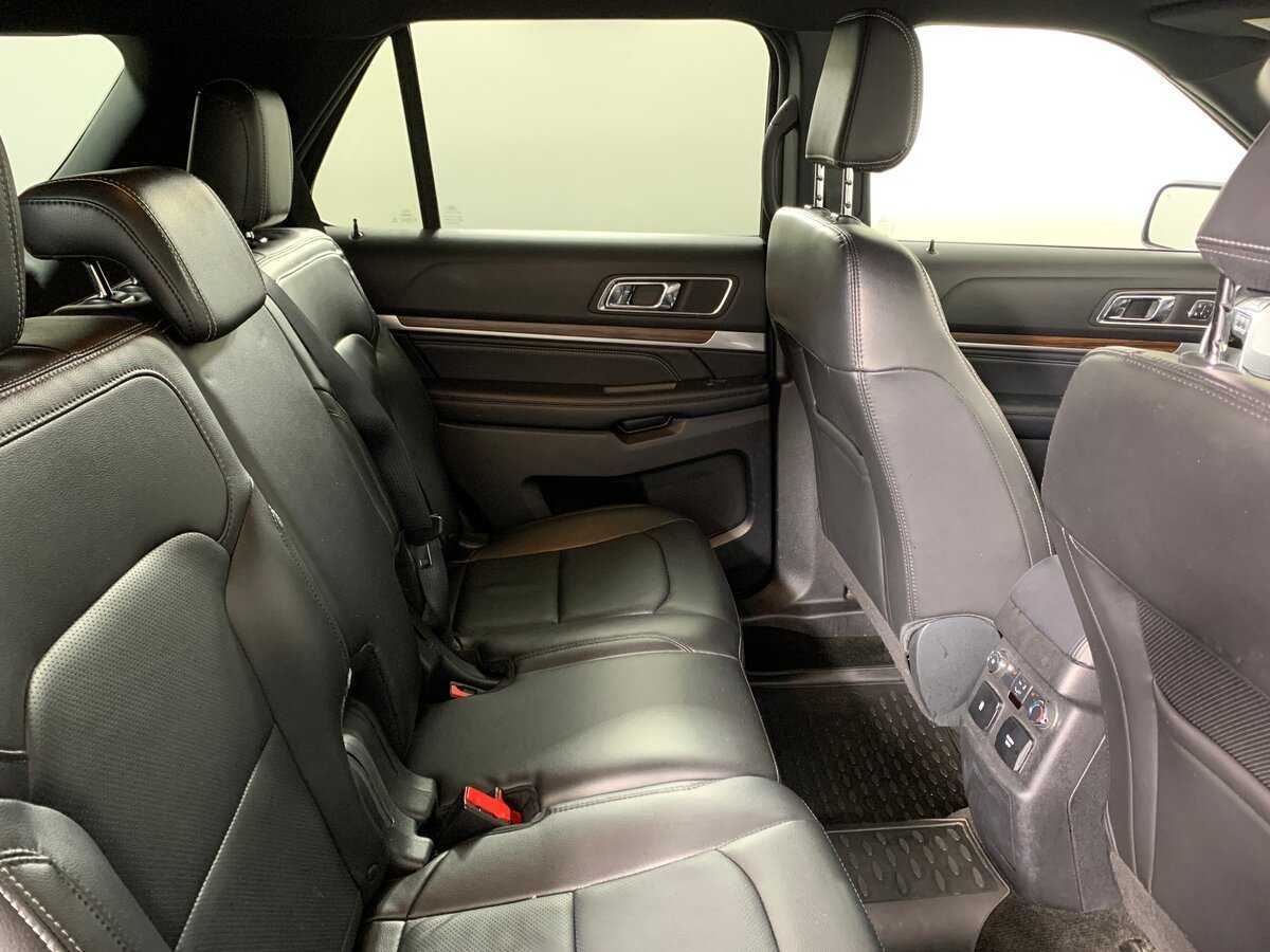 Б/У Форд Експлорер 2018 года. Фото: #17