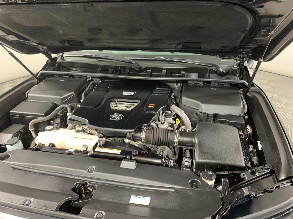 Б/У Тойота Лэнд Крузер 2021 года. Фото: #9