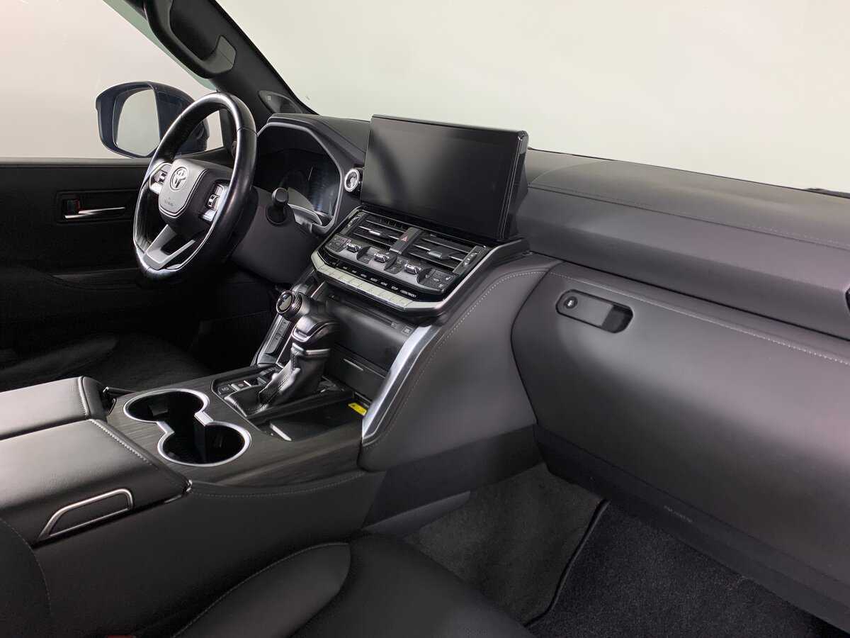 Б/У Тойота Лэнд Крузер 2021 года. Фото: #12