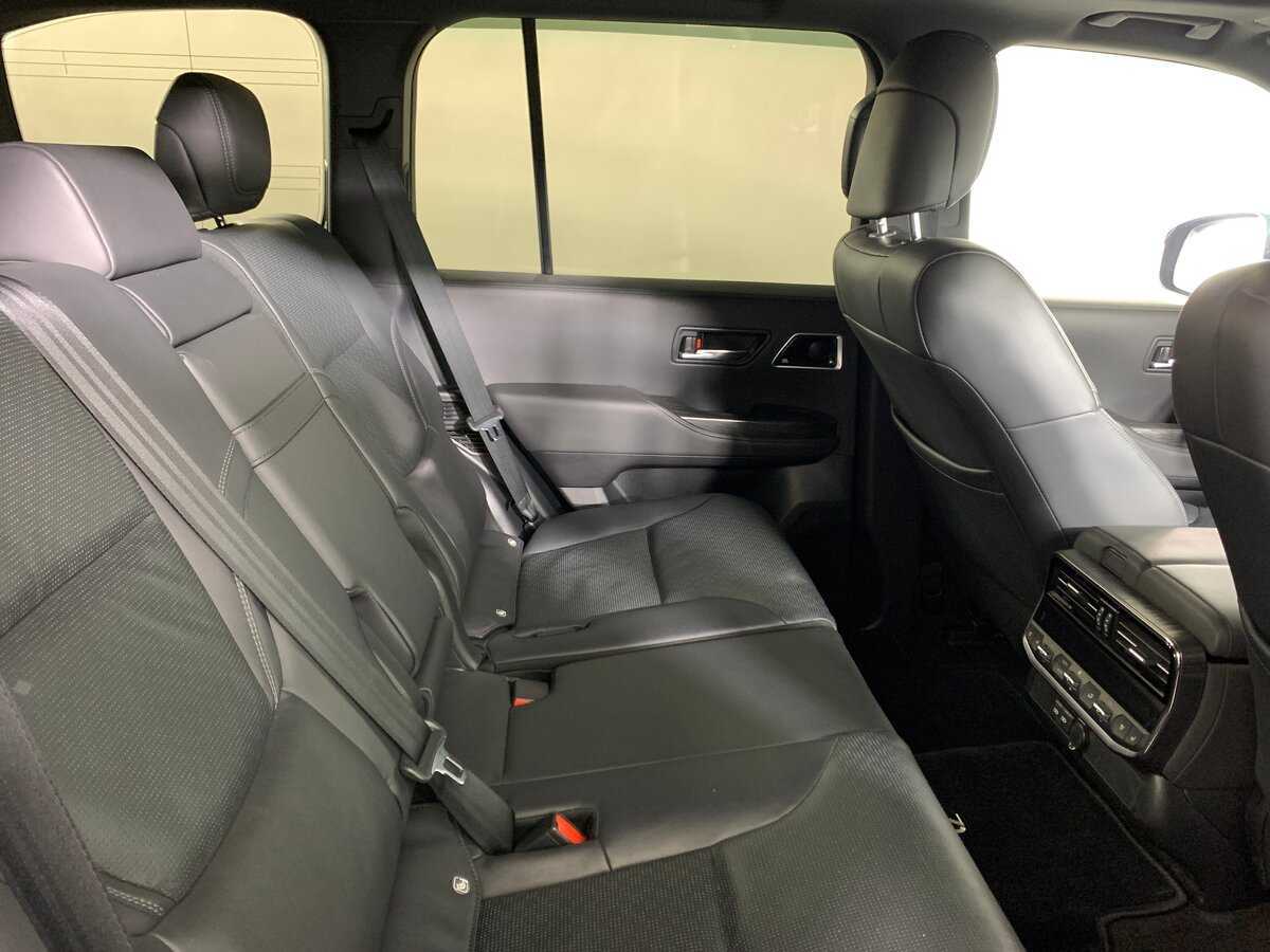 Б/У Тойота Лэнд Крузер 2021 года. Фото: #16