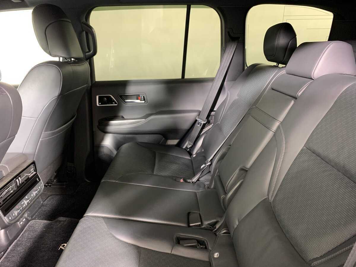 Б/У Тойота Лэнд Крузер 2021 года. Фото: #18