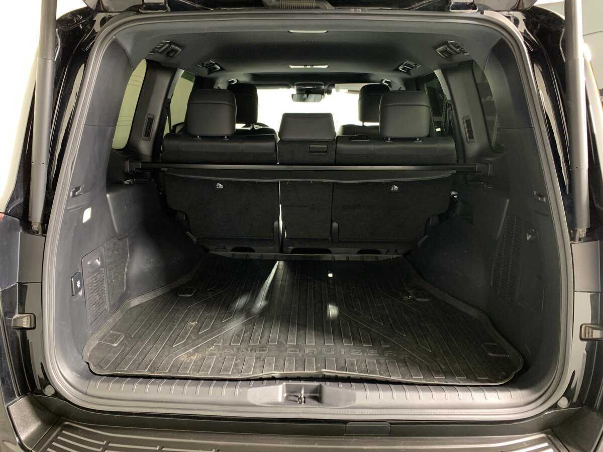 Б/У Тойота Лэнд Крузер 2021 года. Фото: #19