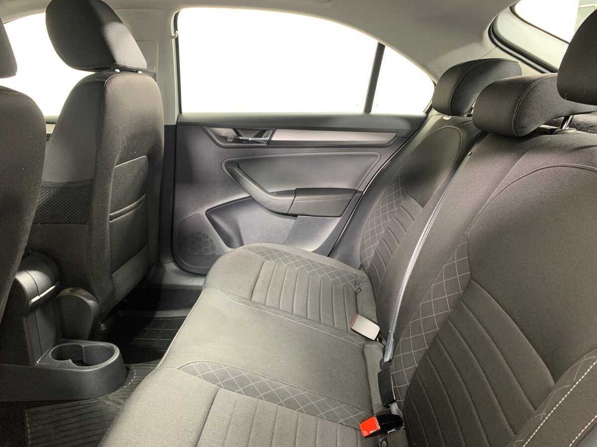 Б/У Шкода Рапид 2018 года. Фото: #18