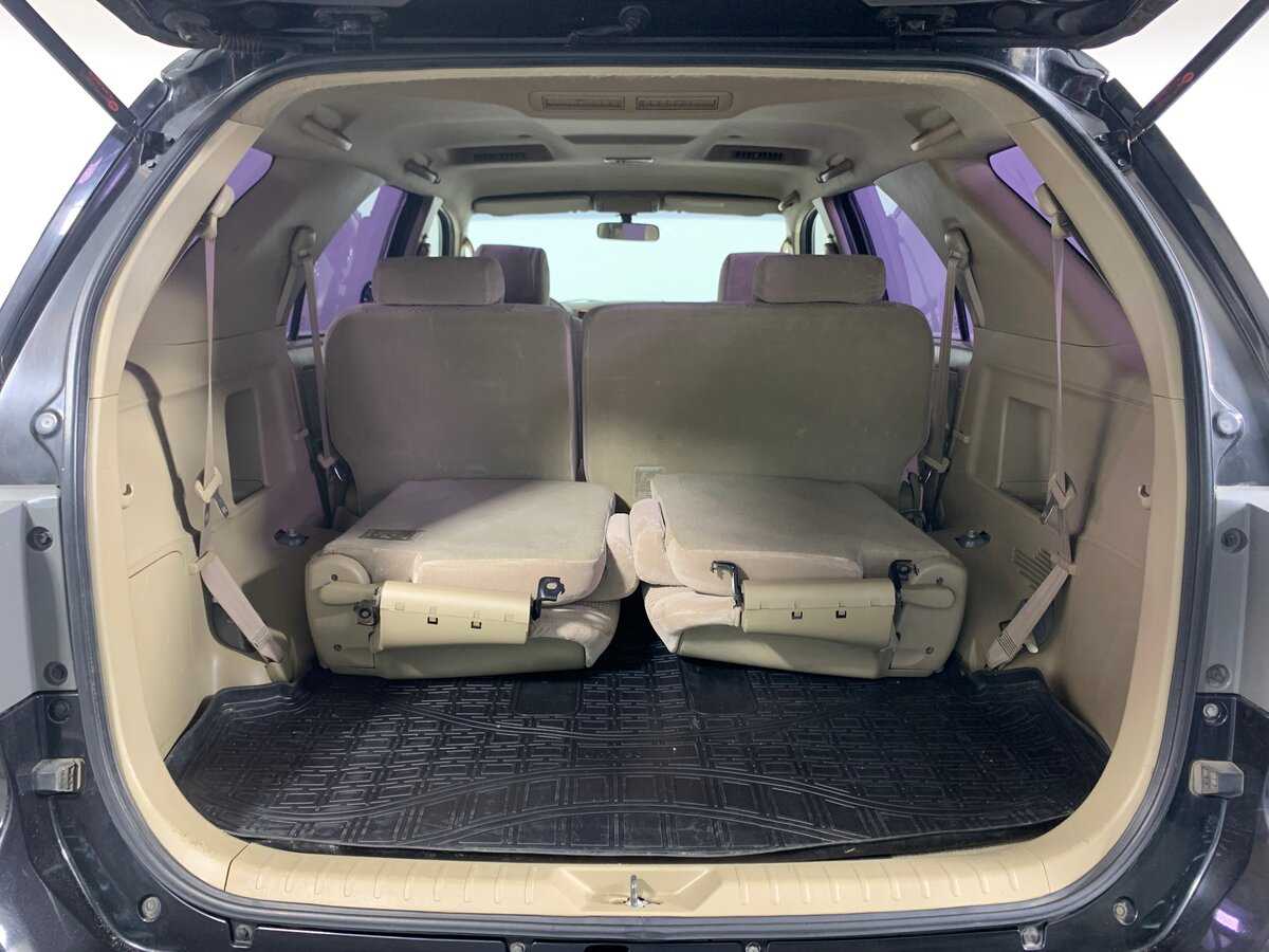 Б/У Тойота Фортюнер 2011 года. Фото: #16