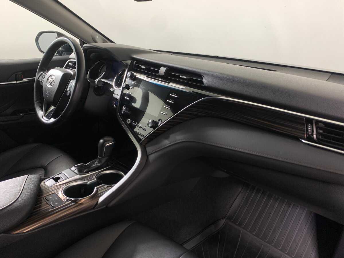 Б/У Тойота Камри 2020 года. Фото: #13