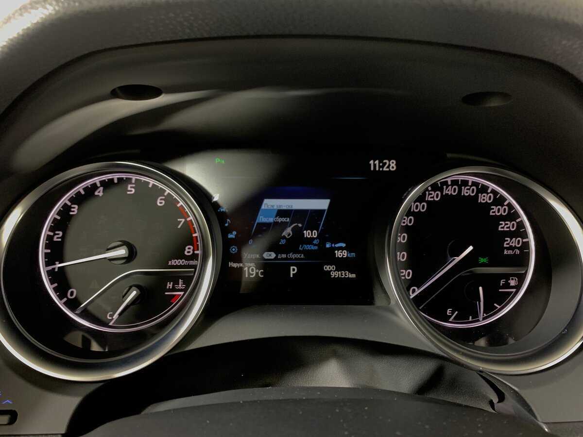 Б/У Тойота Камри 2020 года. Фото: #14