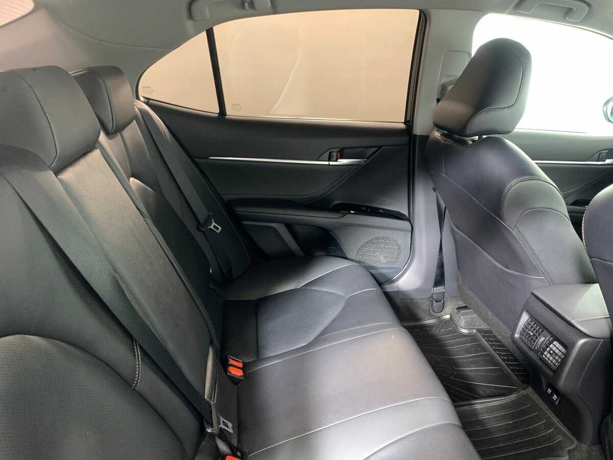 Б/У Тойота Камри 2020 года. Фото: #17