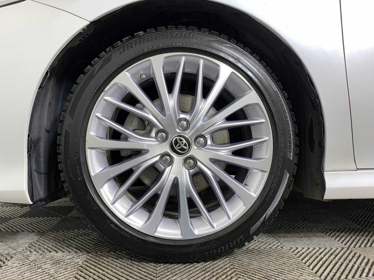 Б/У Тойота Камри 2020 года. Фото: #8