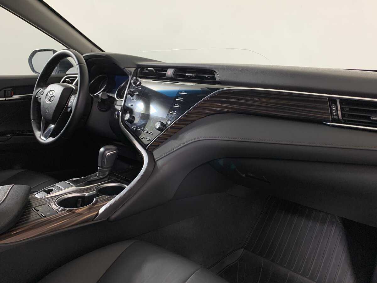 Б/У Тойота Камри 2020 года. Фото: #13