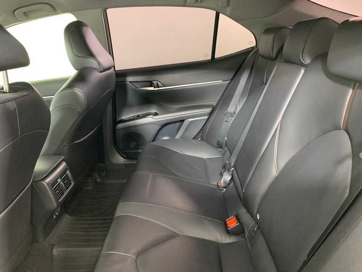 Б/У Тойота Камри 2020 года. Фото: #18