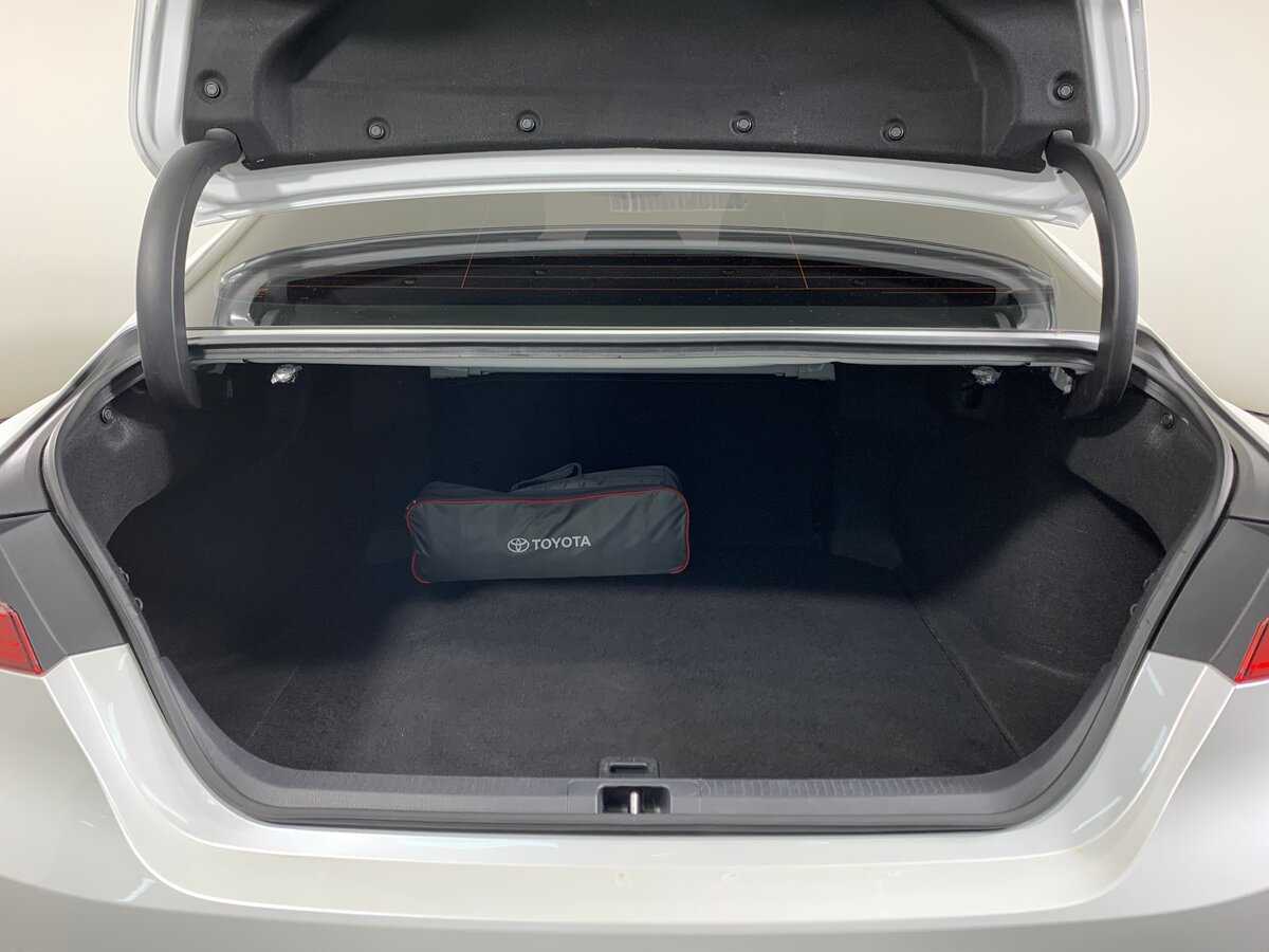 Б/У Тойота Камри 2020 года. Фото: #19