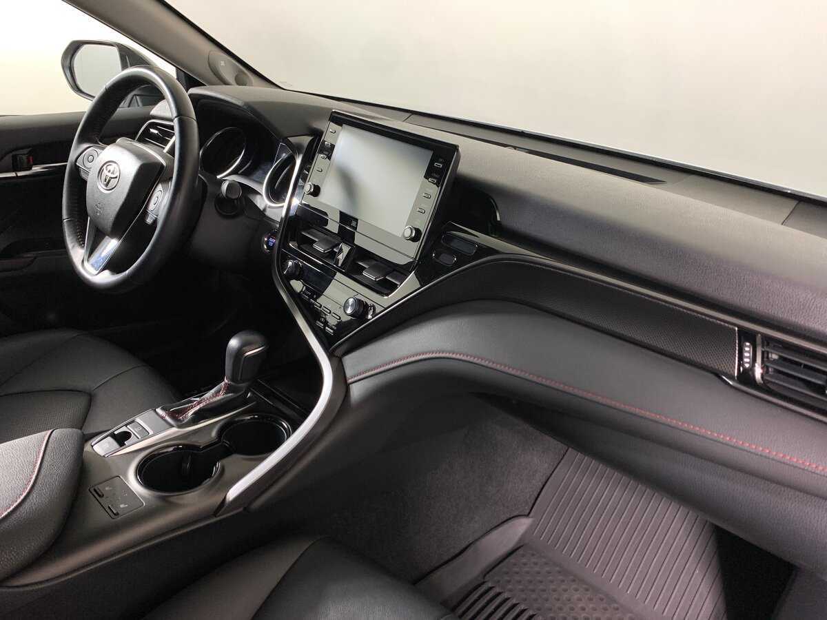 Б/У Тойота Камри 2022 года. Фото: #12