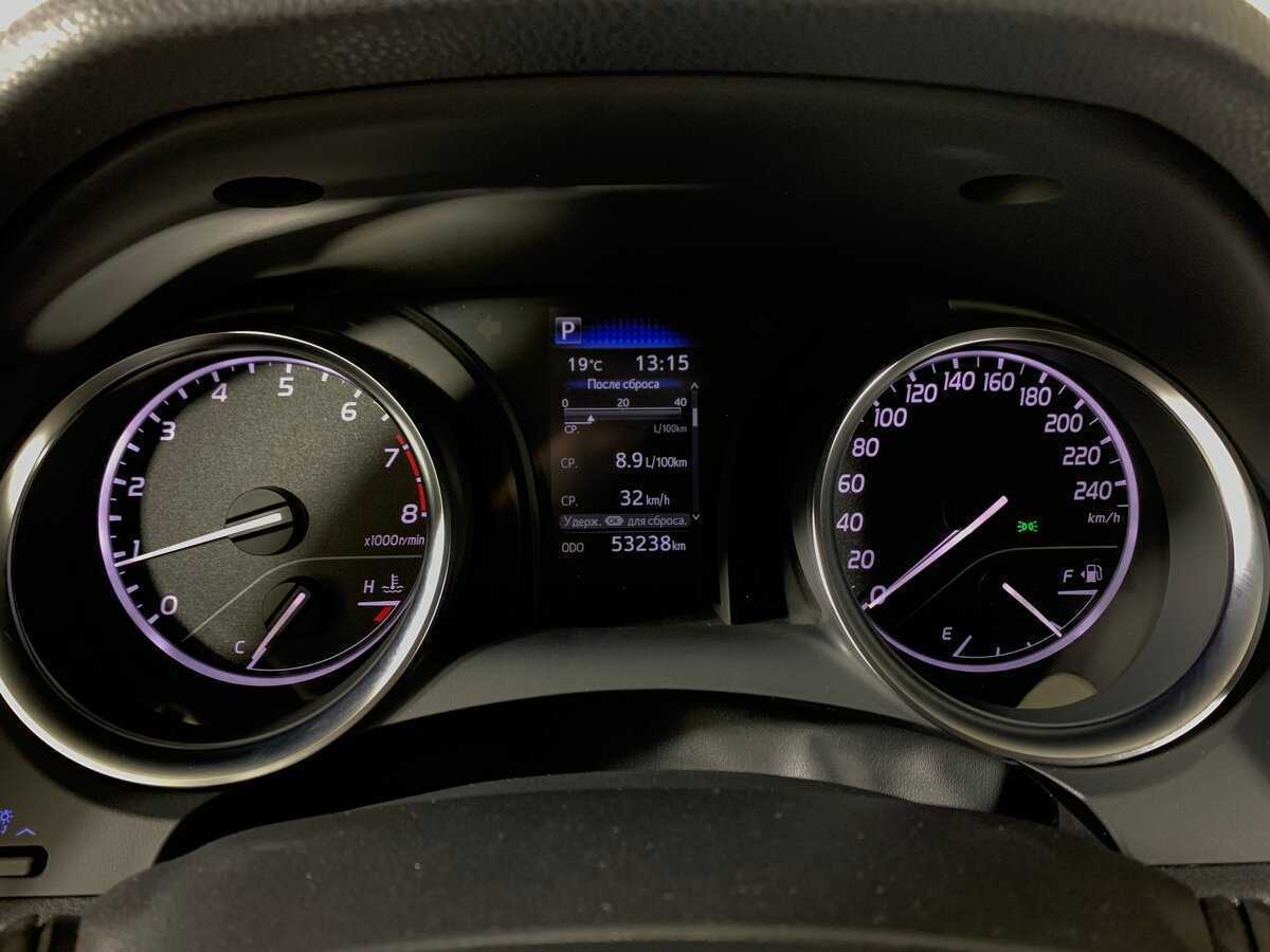 Б/У Тойота Камри 2022 года. Фото: #13