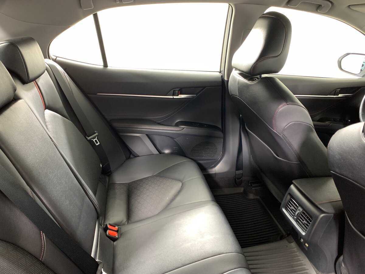 Б/У Тойота Камри 2022 года. Фото: #16