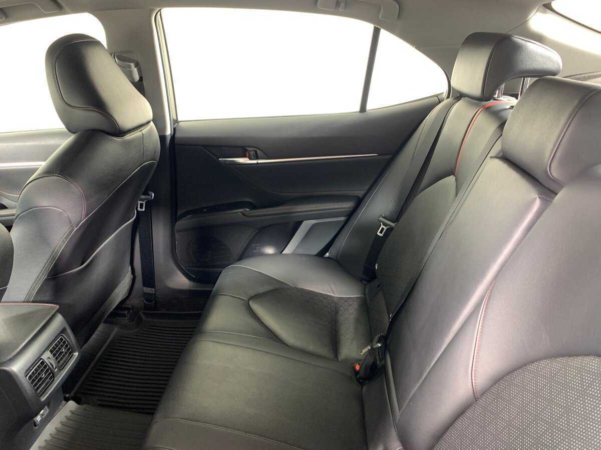 Б/У Тойота Камри 2022 года. Фото: #17