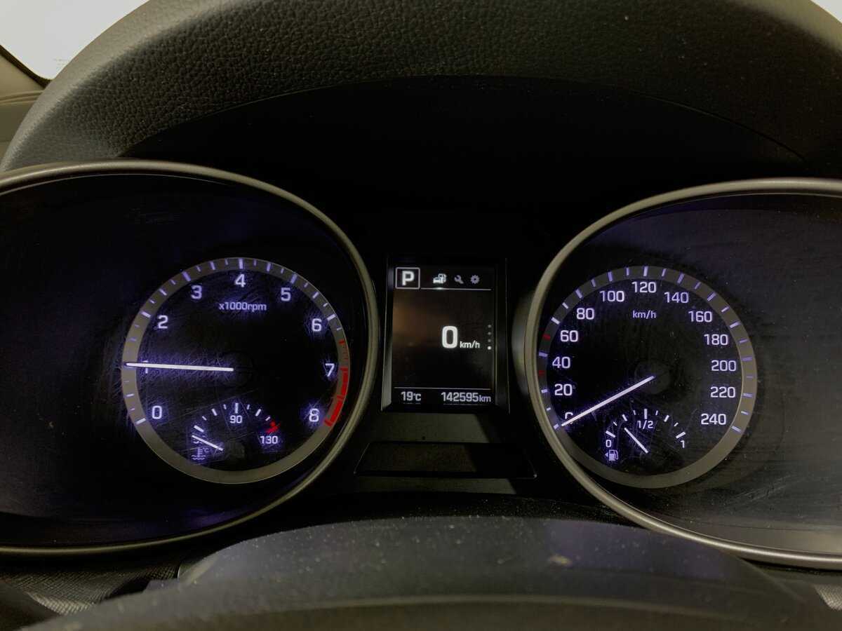 Б/У Хендай Санта Фе 2017 года. Фото: #11