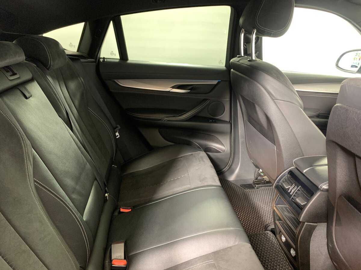 Б/У БМВ Икс6 2018 года. Фото: #13