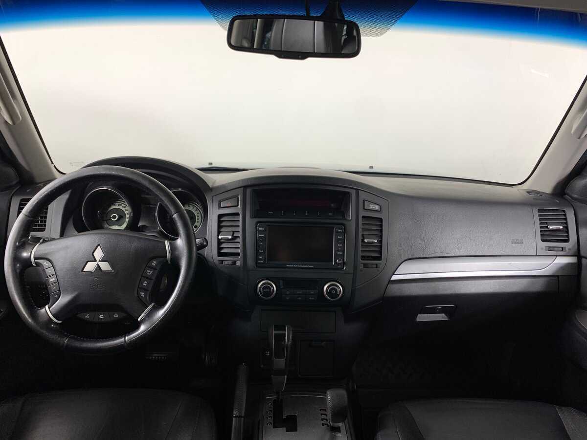 Б/У Митсубиши Паджеро 2011 года. Фото: #12