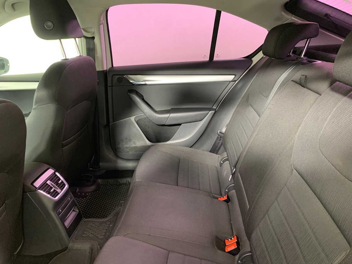 Б/У Шкода Октавия 2015 года. Фото: #18