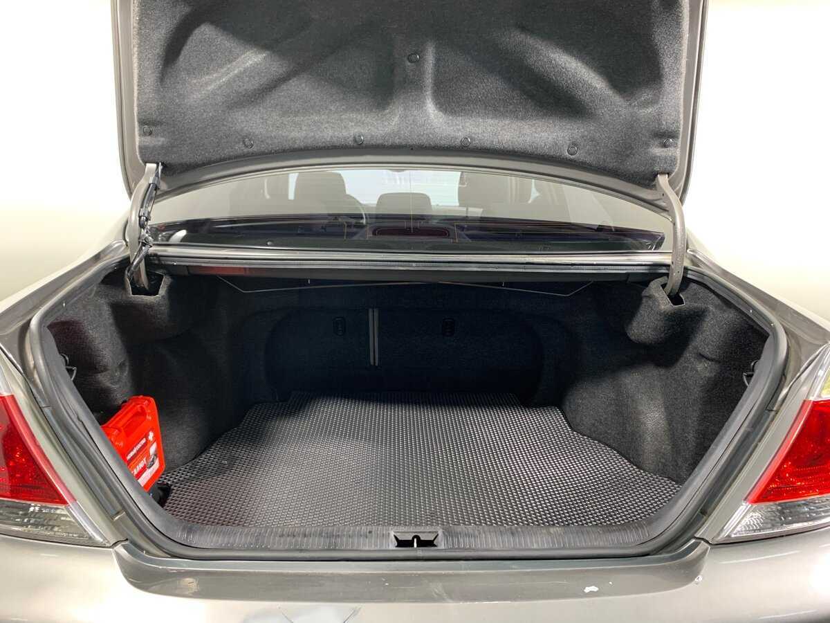 Б/У Тойота Камри 2004 года. Фото: #17