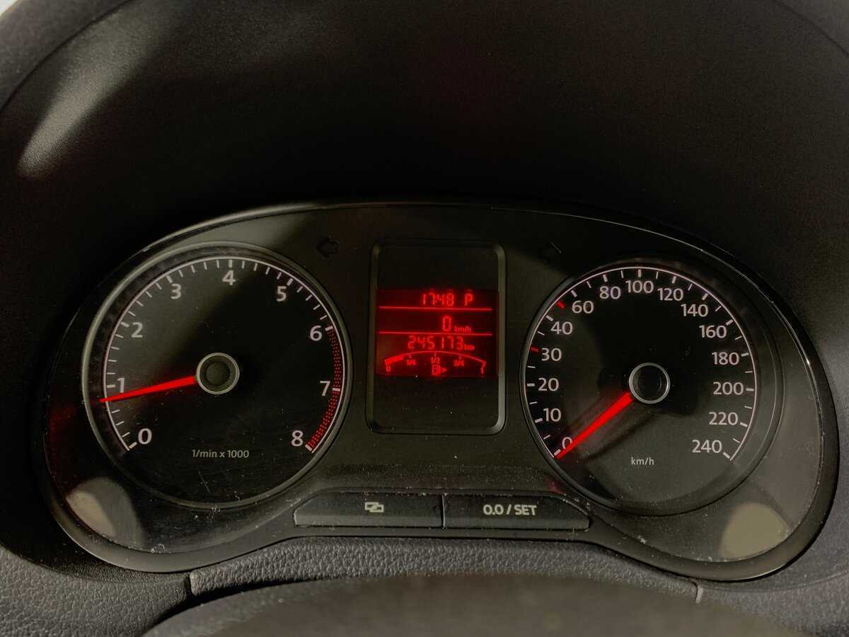 Б/У Фольксваген Поло 2013 года. Фото: #14