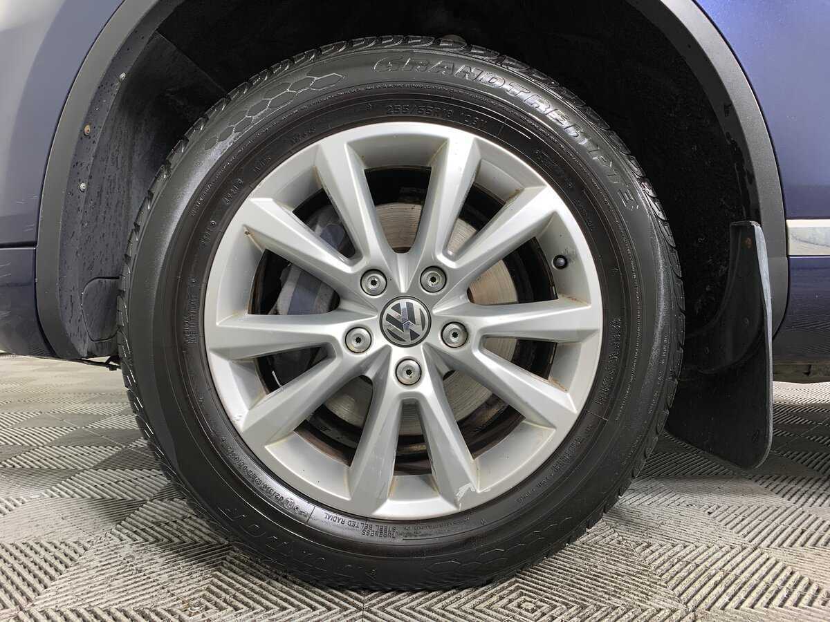 Б/У Фольксваген Туарег 2013 года. Фото: #8