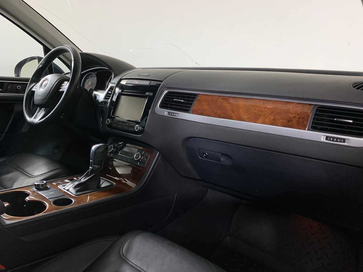 Б/У Фольксваген Туарег 2013 года. Фото: #13